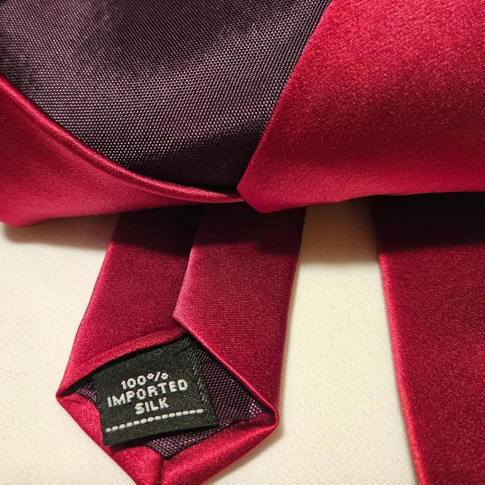 Red silk tie - Picture 6 of 6